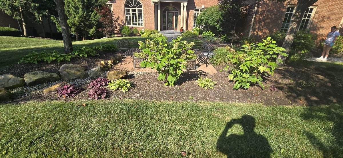 Front yard mulch bed installation